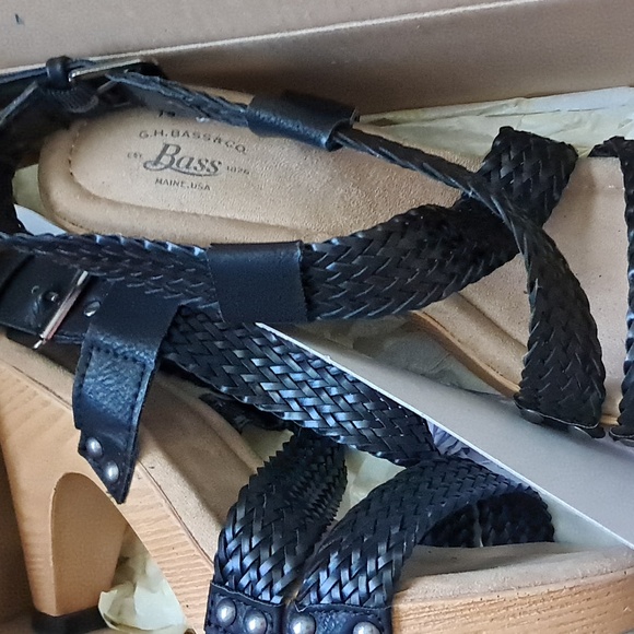 G.H. Bass Co. "Sadie" Heels - Size 7.5 - Picture 14 of 15